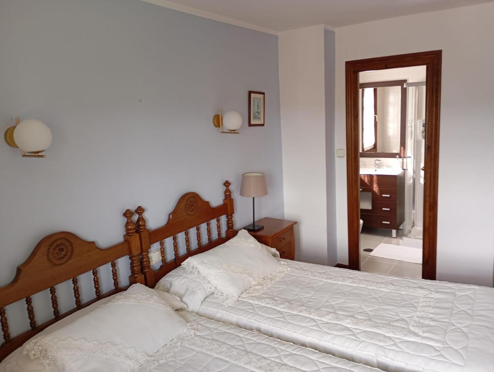 Montanes Hotel Santillana del Mar Bagian luar foto